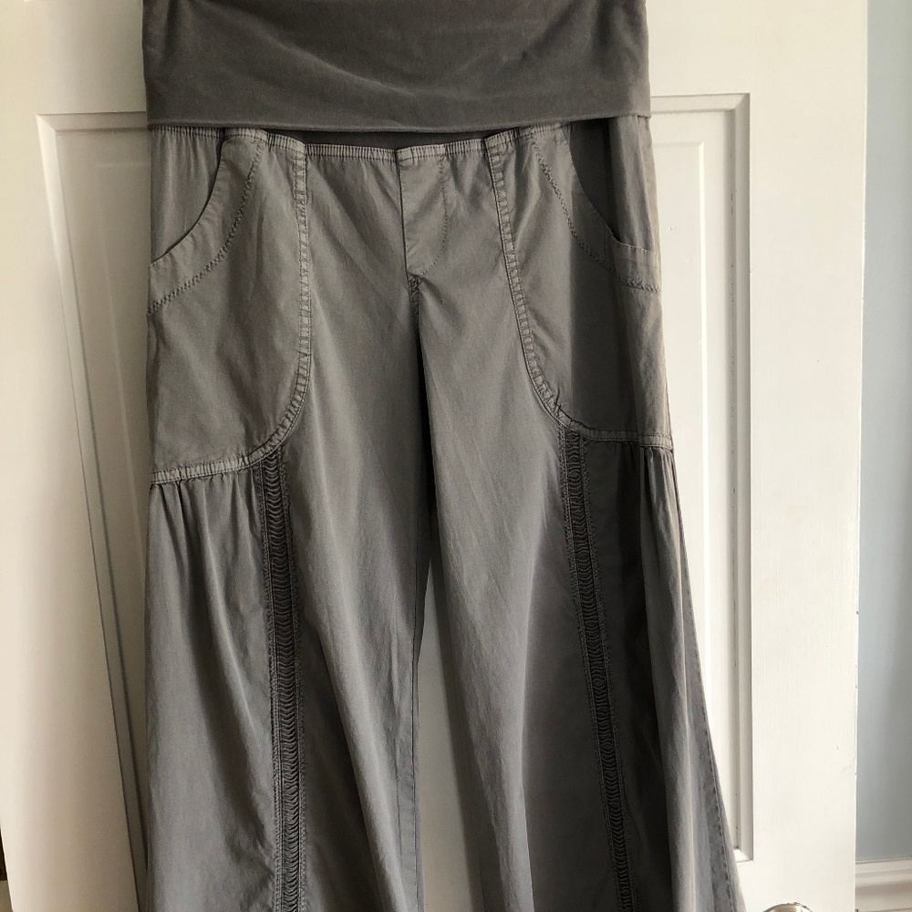 XCVI women gray pants size small